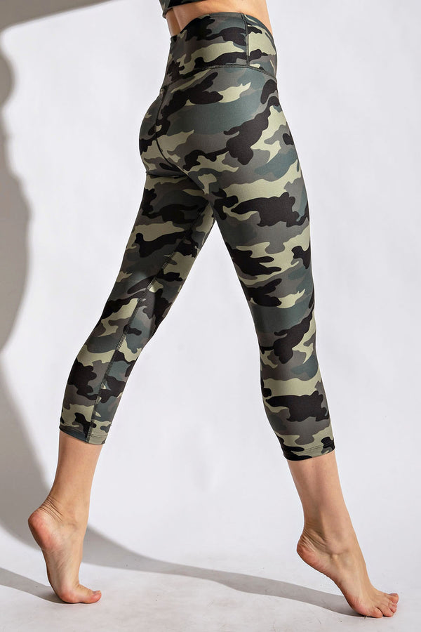 RAE MODE - Camo Print Capri Leggings